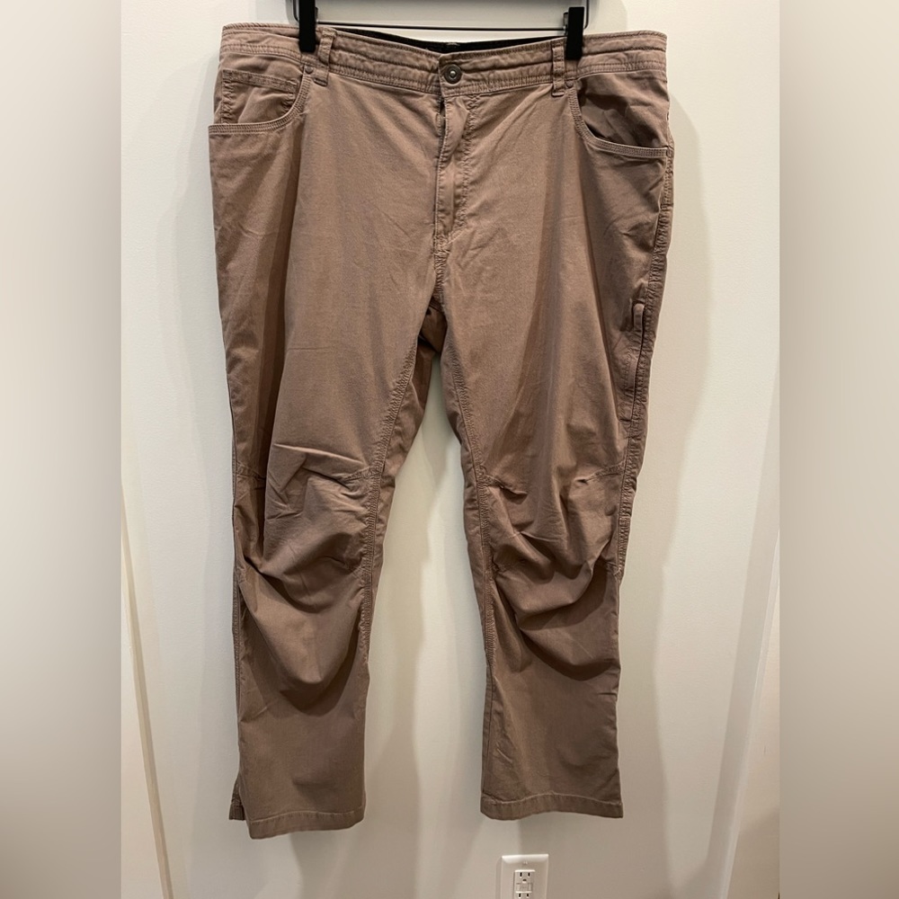 SwissTech 38x32 lt brown